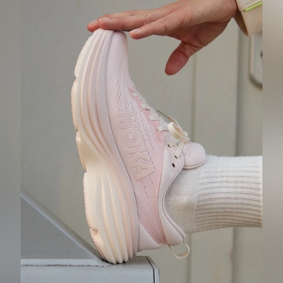 New Hoka Bondi 8 Sneakers Cosmic Pearl Pink